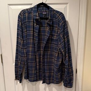 PATAGONIA Men’s Blue & Yellow Organic Cotton Long Sleeve Button Down Shirt